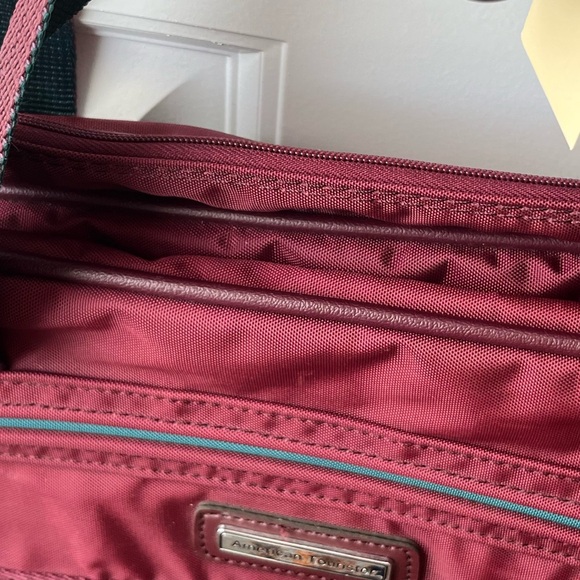 American tourists Traveling 🧳 - Picture 3 of 7